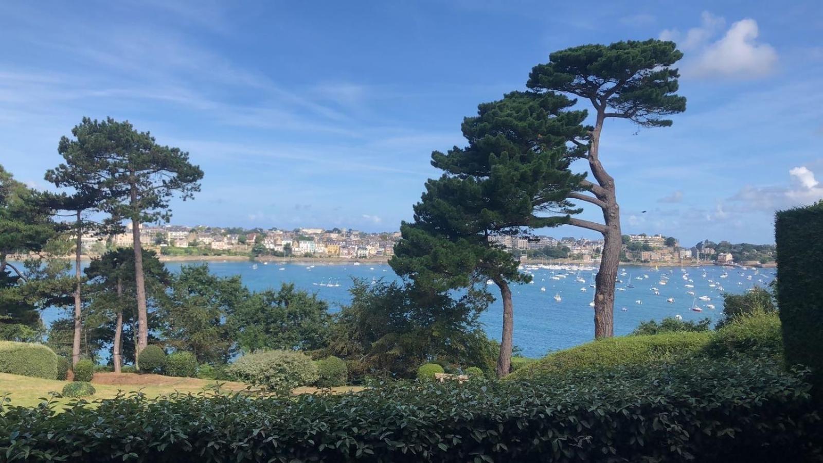 Vue Sur *